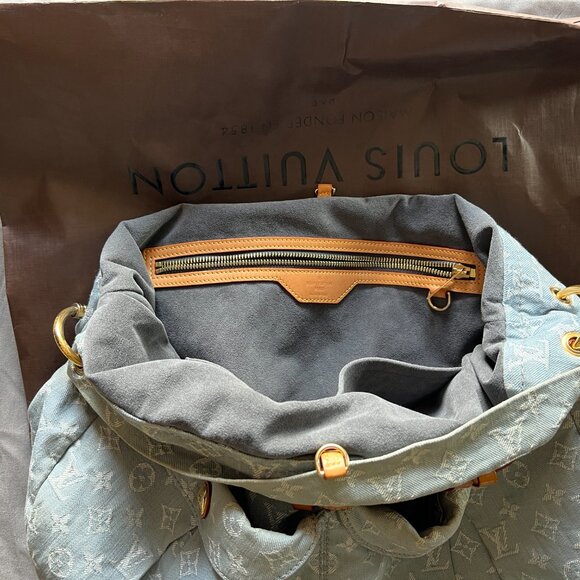 Limited edition Louis Vuitton hobo shoulder bag - Picture 3 of 7